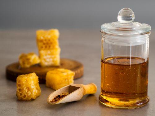How to Identify Genuine Raw Honey at Home: 5 Easy Tricks
